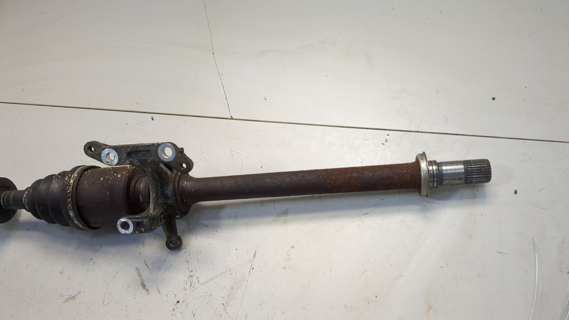 Полуось передняя правая