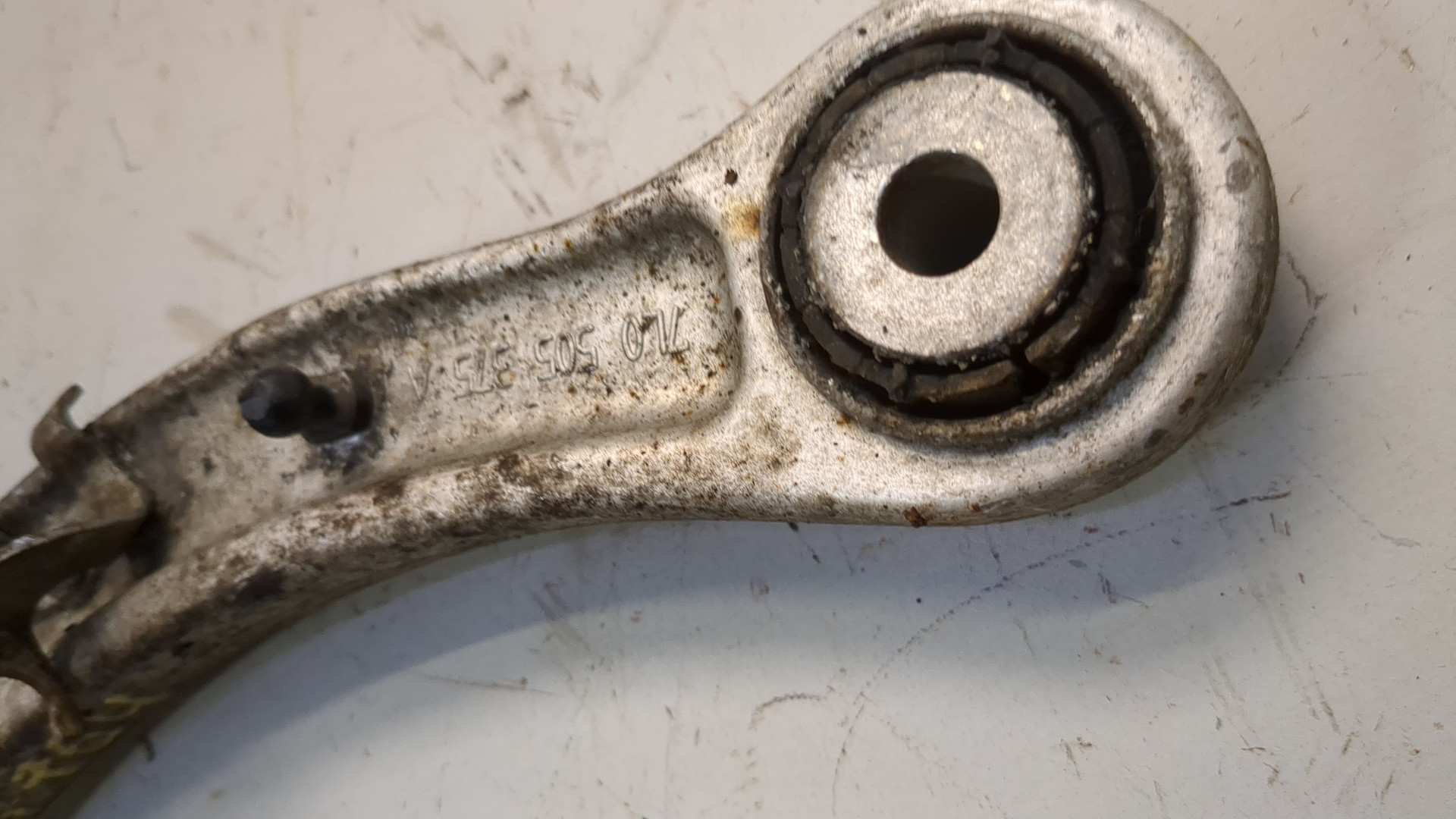 Рычаг задний