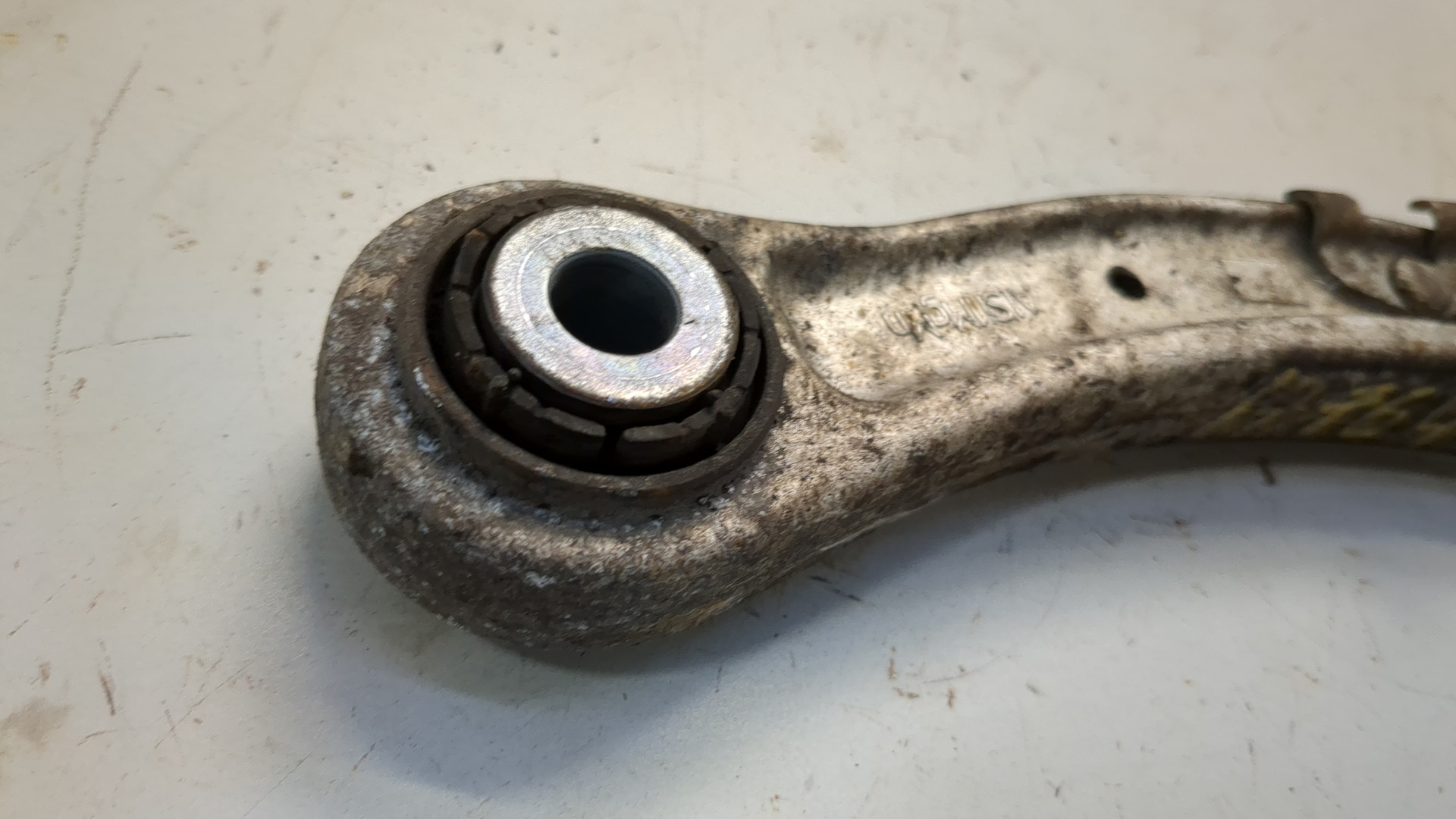 Рычаг задний