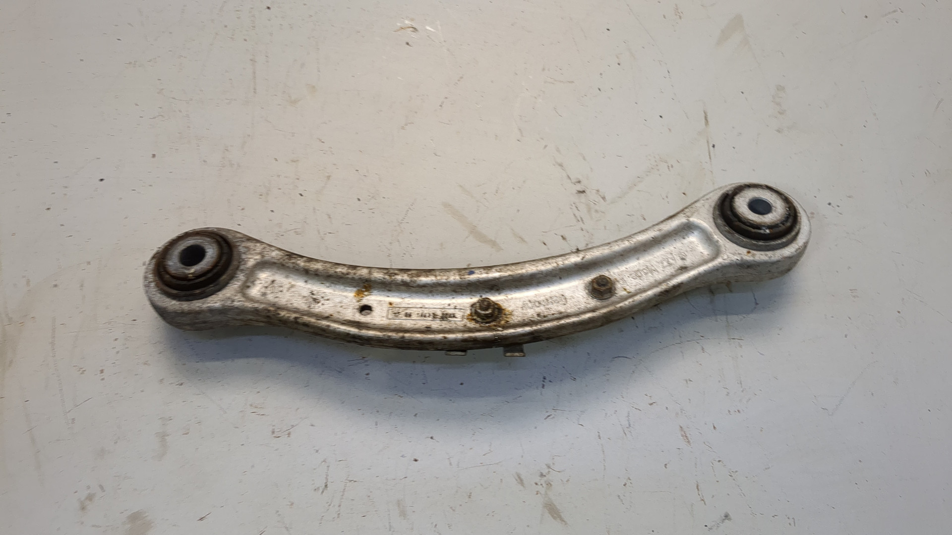 Рычаг задний