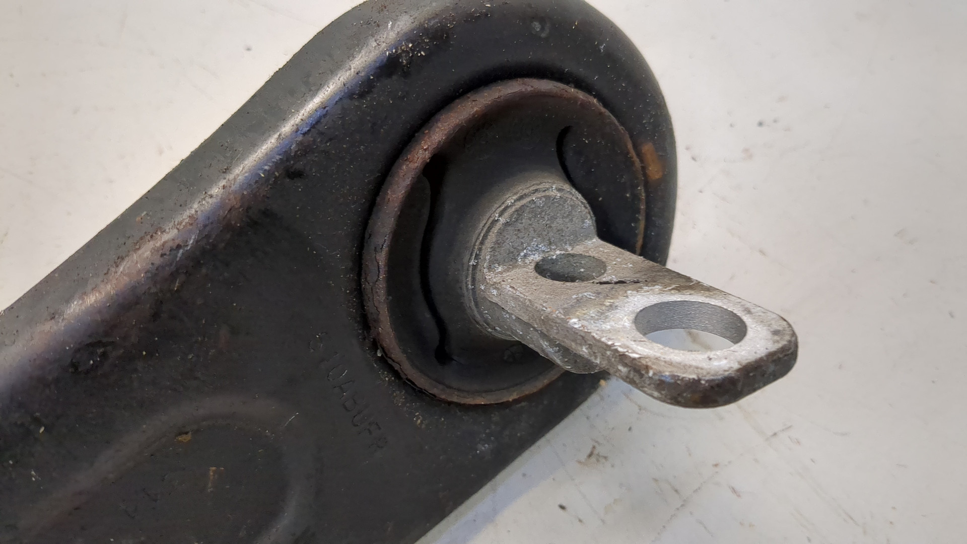 Рычаг задний правый