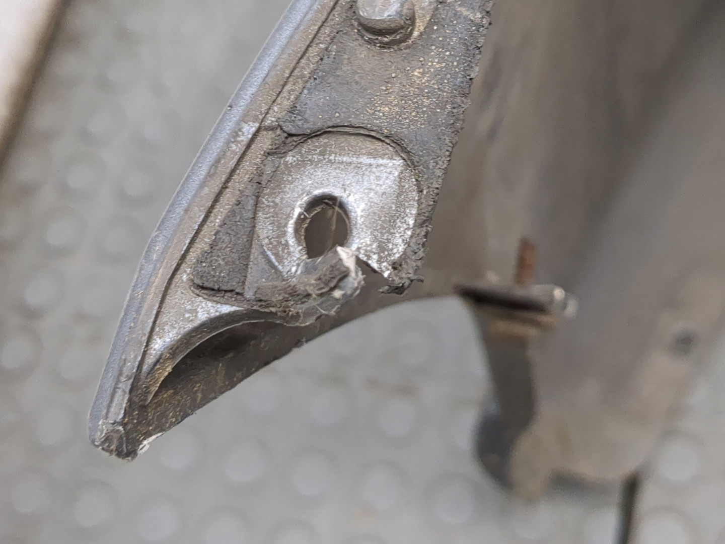 Бампер передний