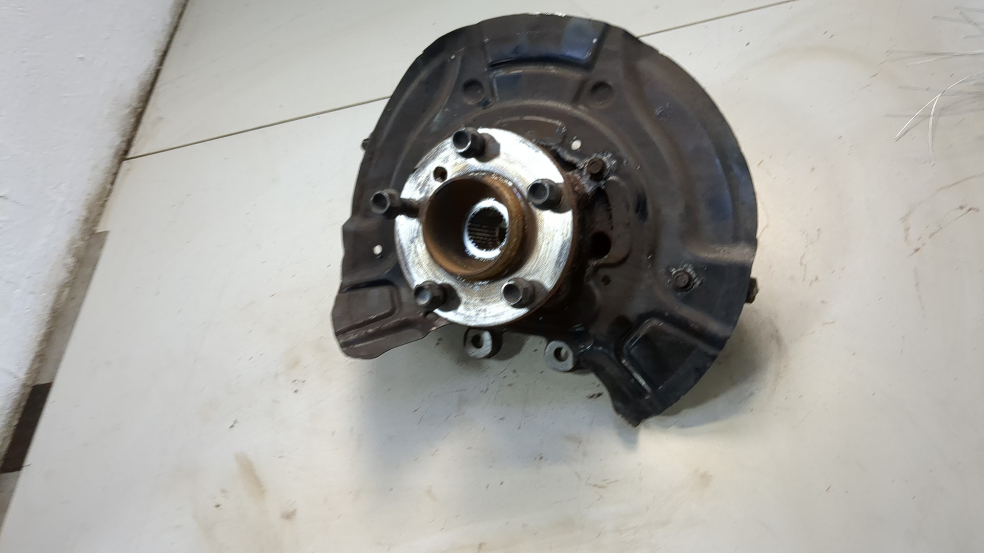 Кулак поворотный задний правый