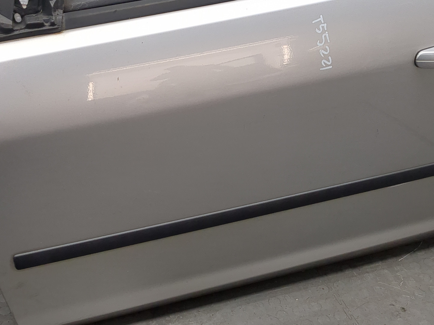 Дверь передняя левая