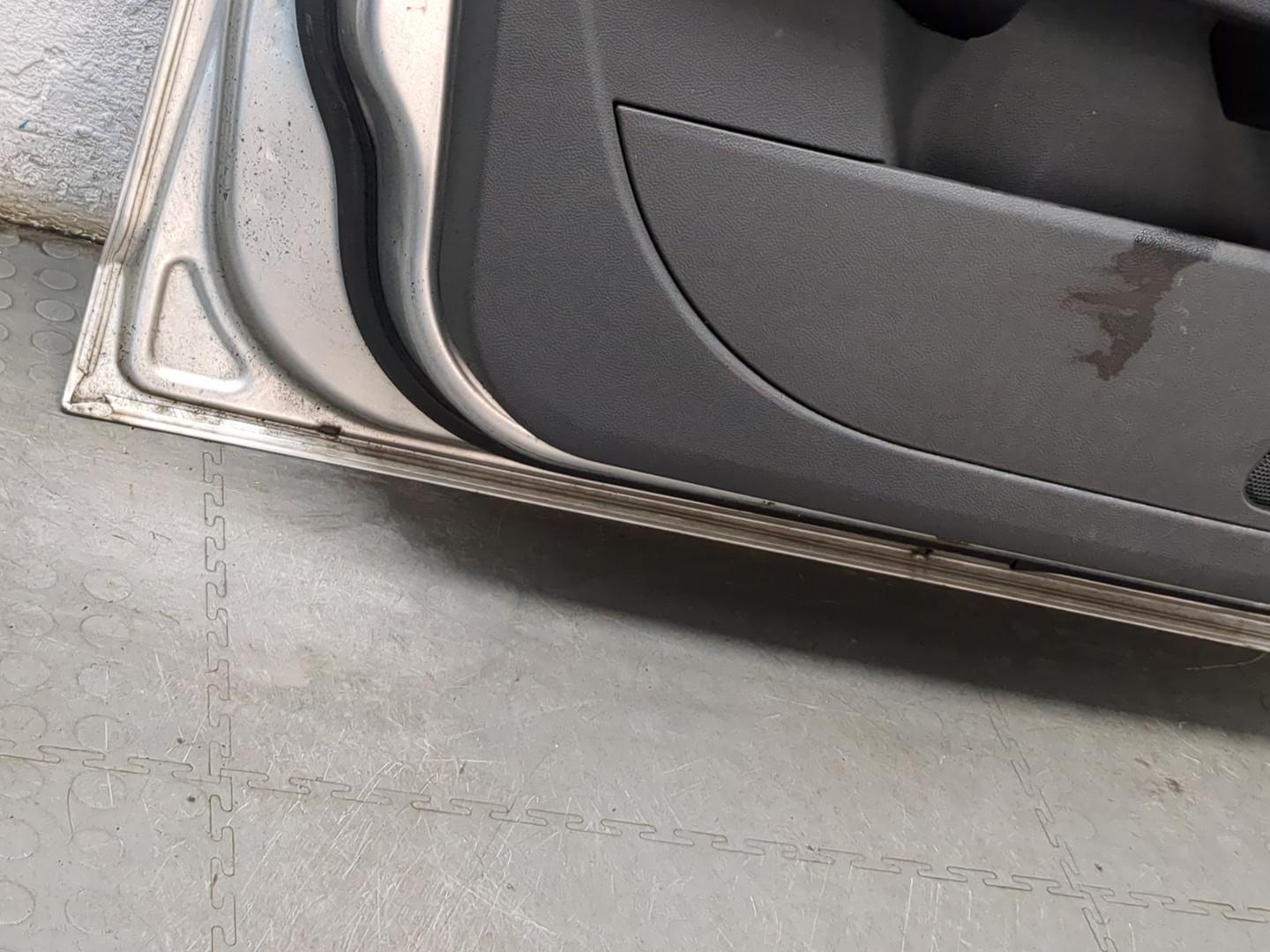 Дверь передняя левая