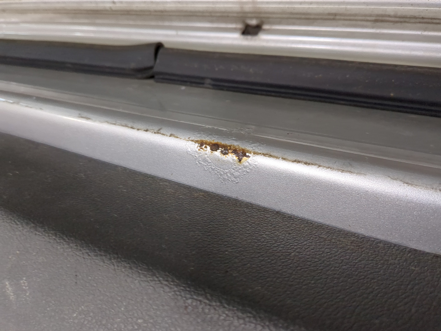 Дверь передняя левая