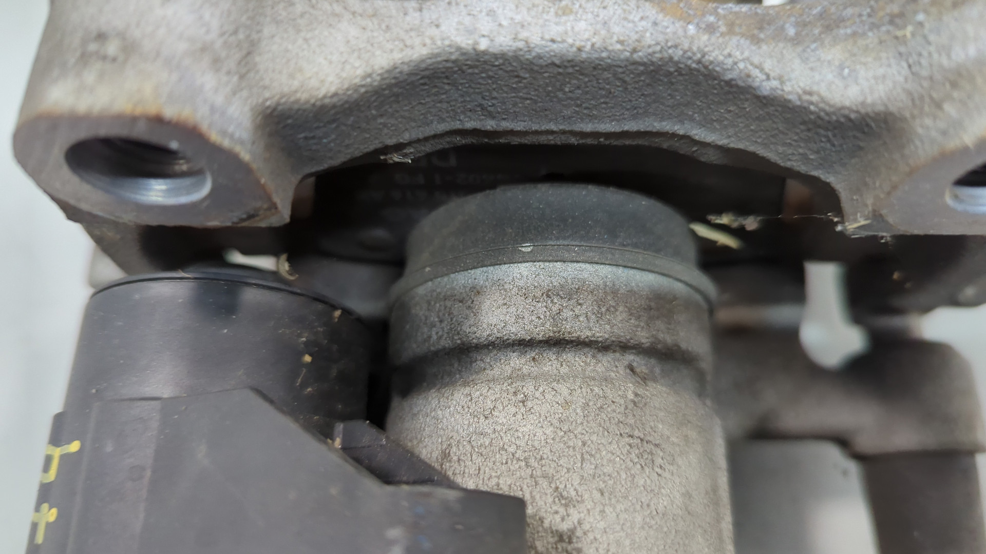 Суппорт задний правый