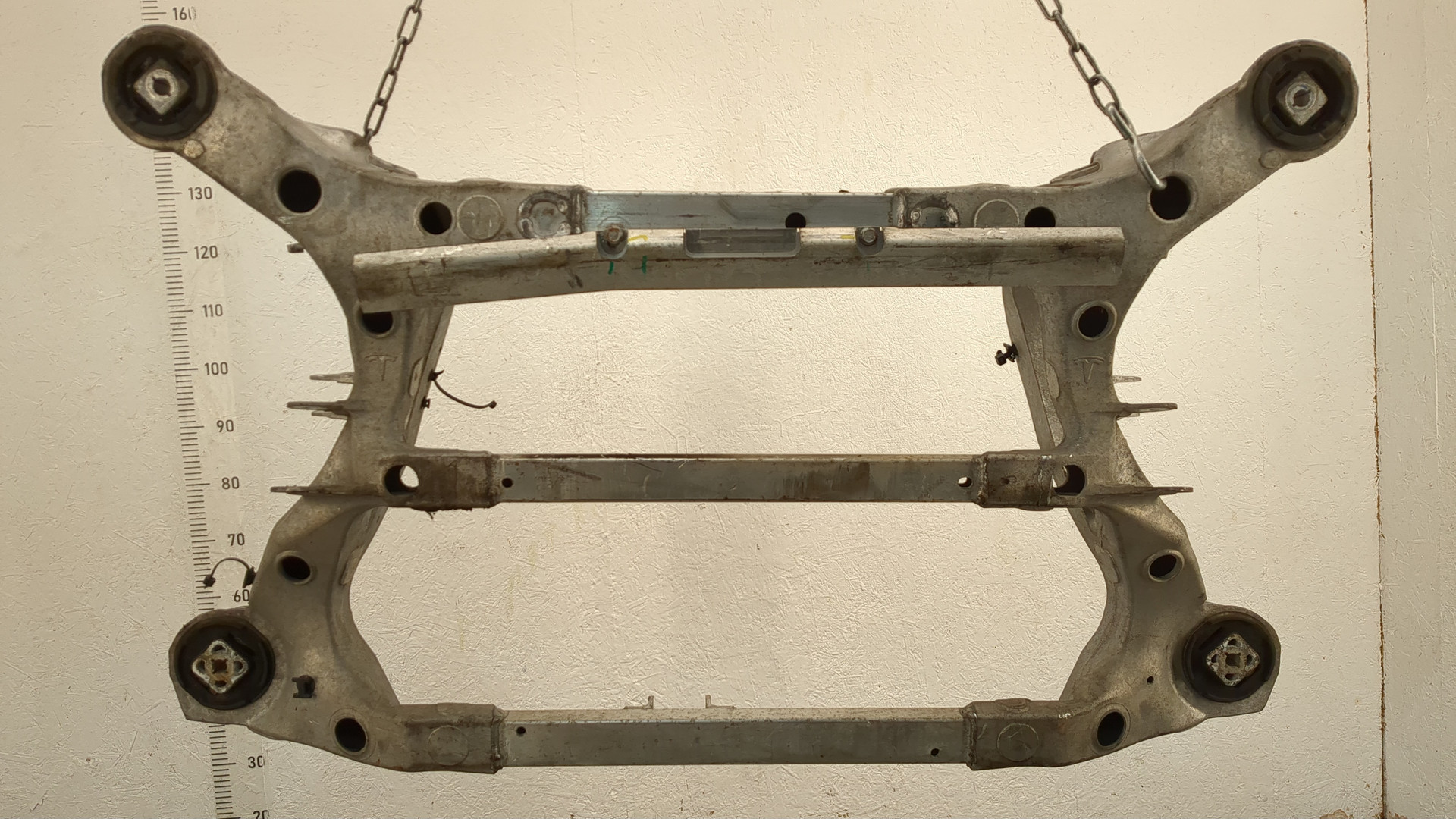 Балка задняя