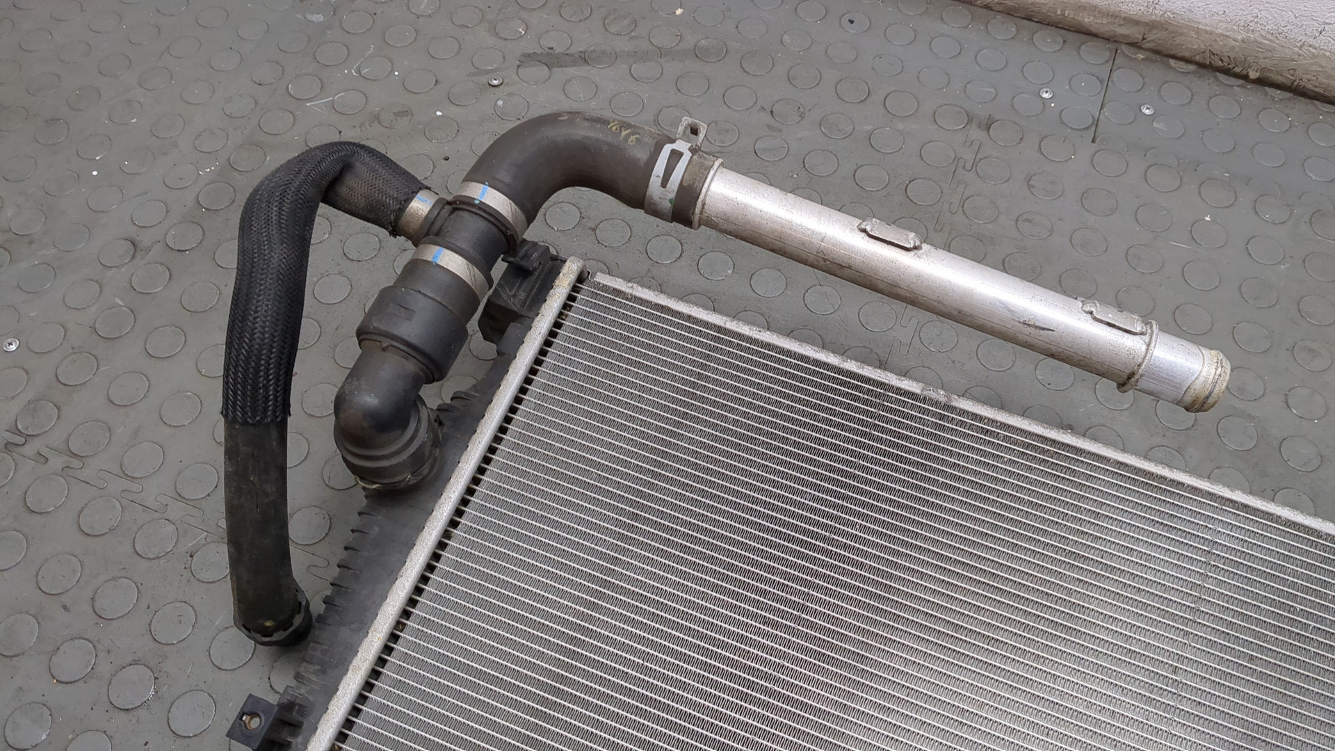 Радиатор охлаждения двигателя основной