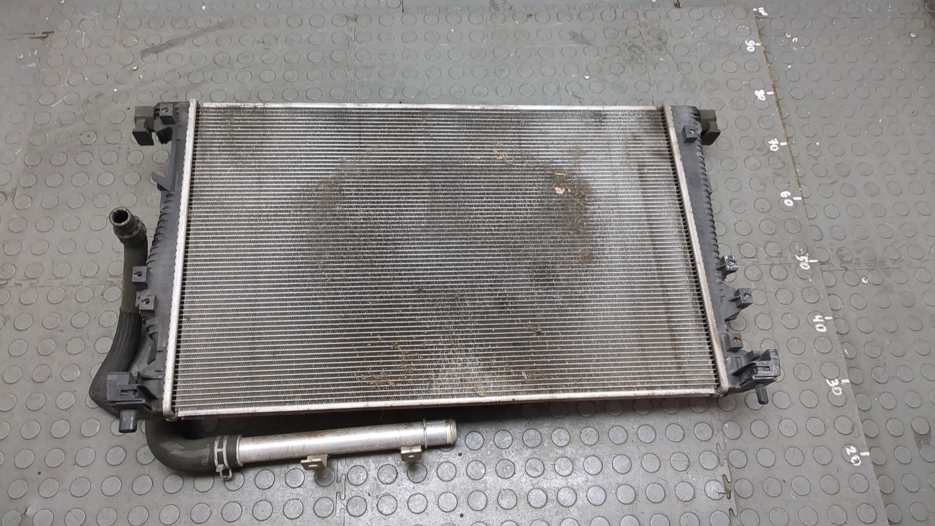 Радиатор охлаждения двигателя основной