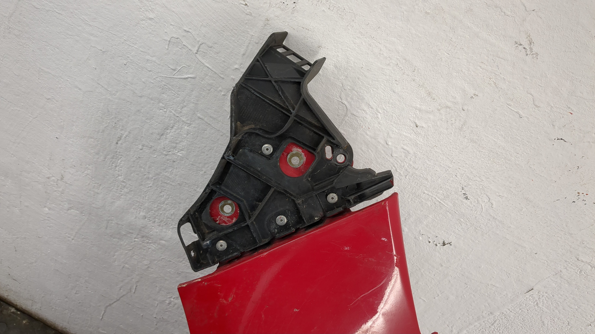 Крыло переднее левое