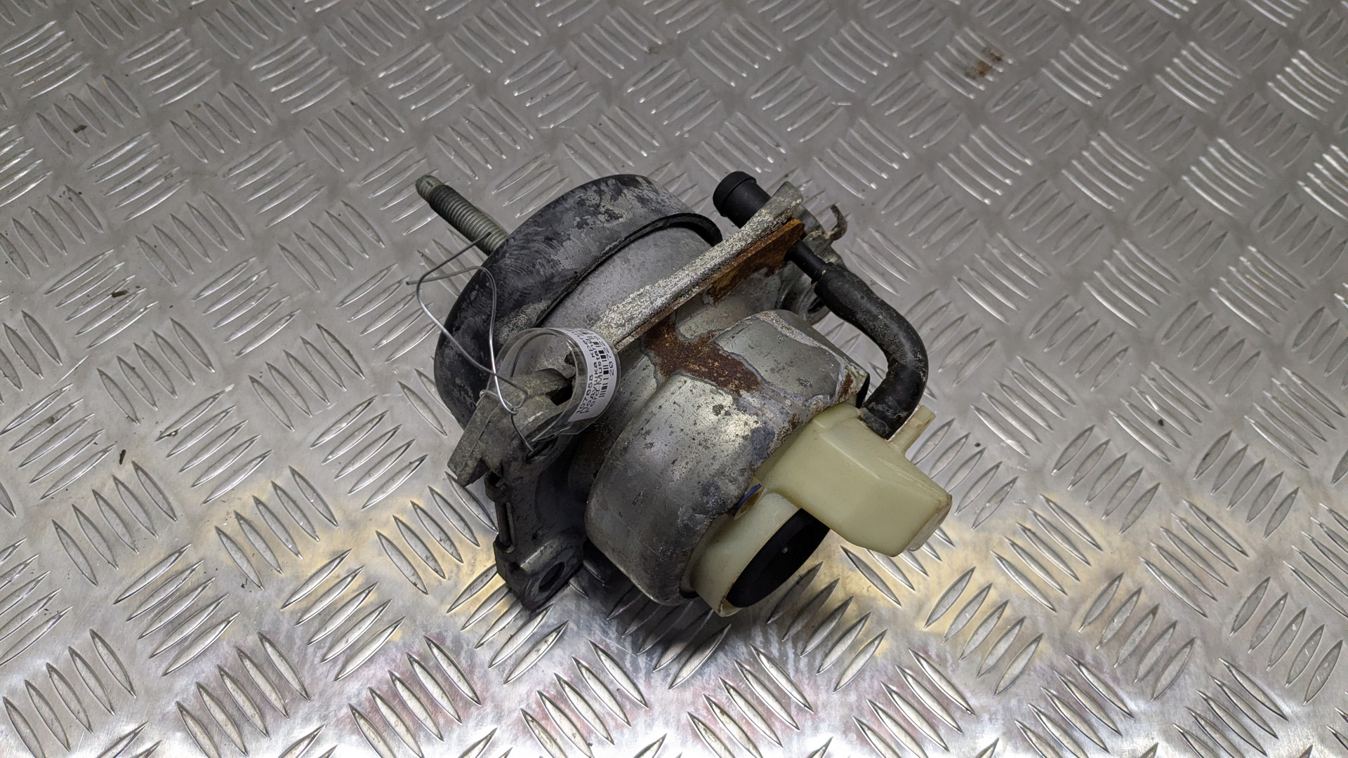 Опора двигателя правая