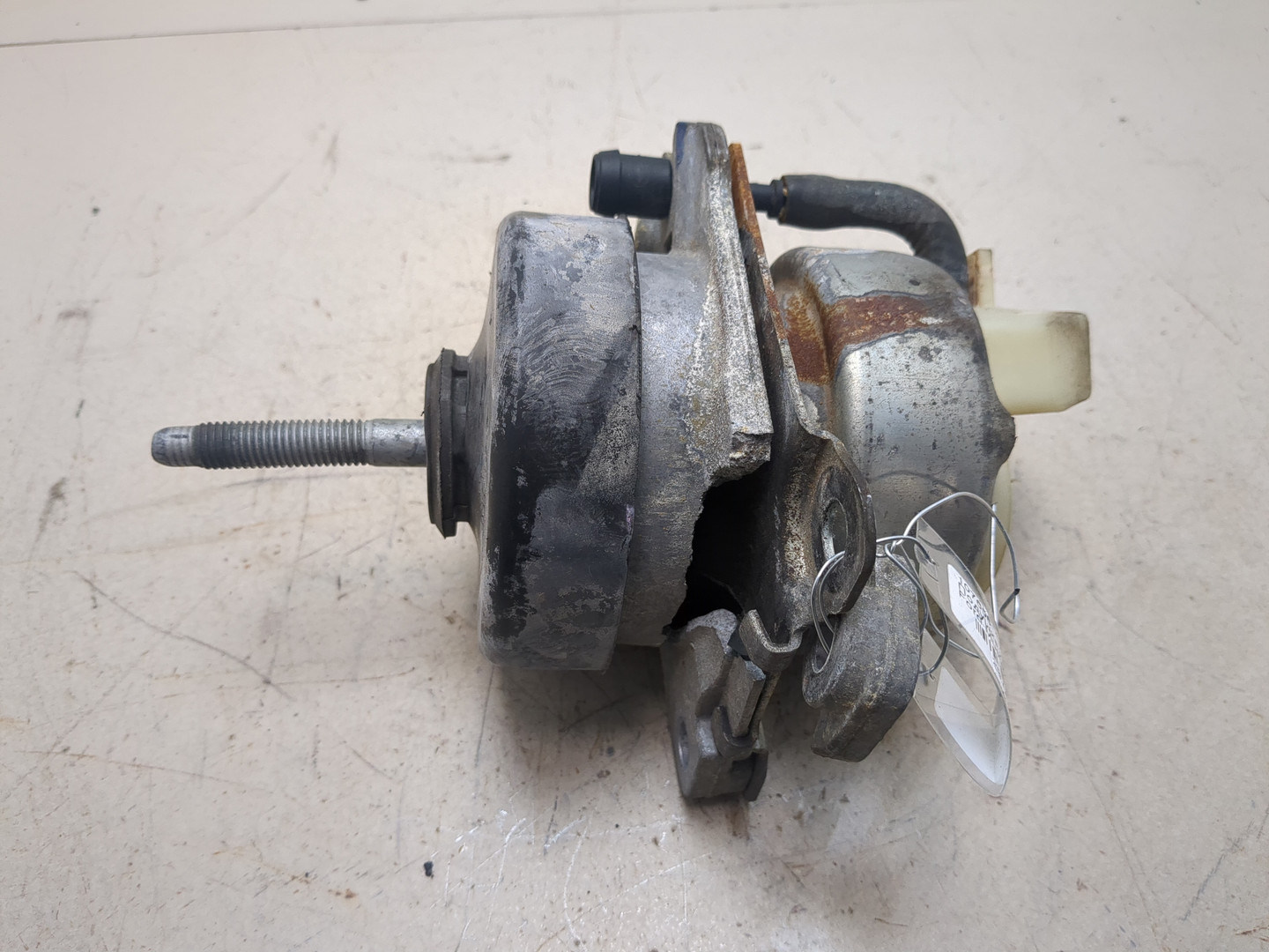 Опора двигателя правая