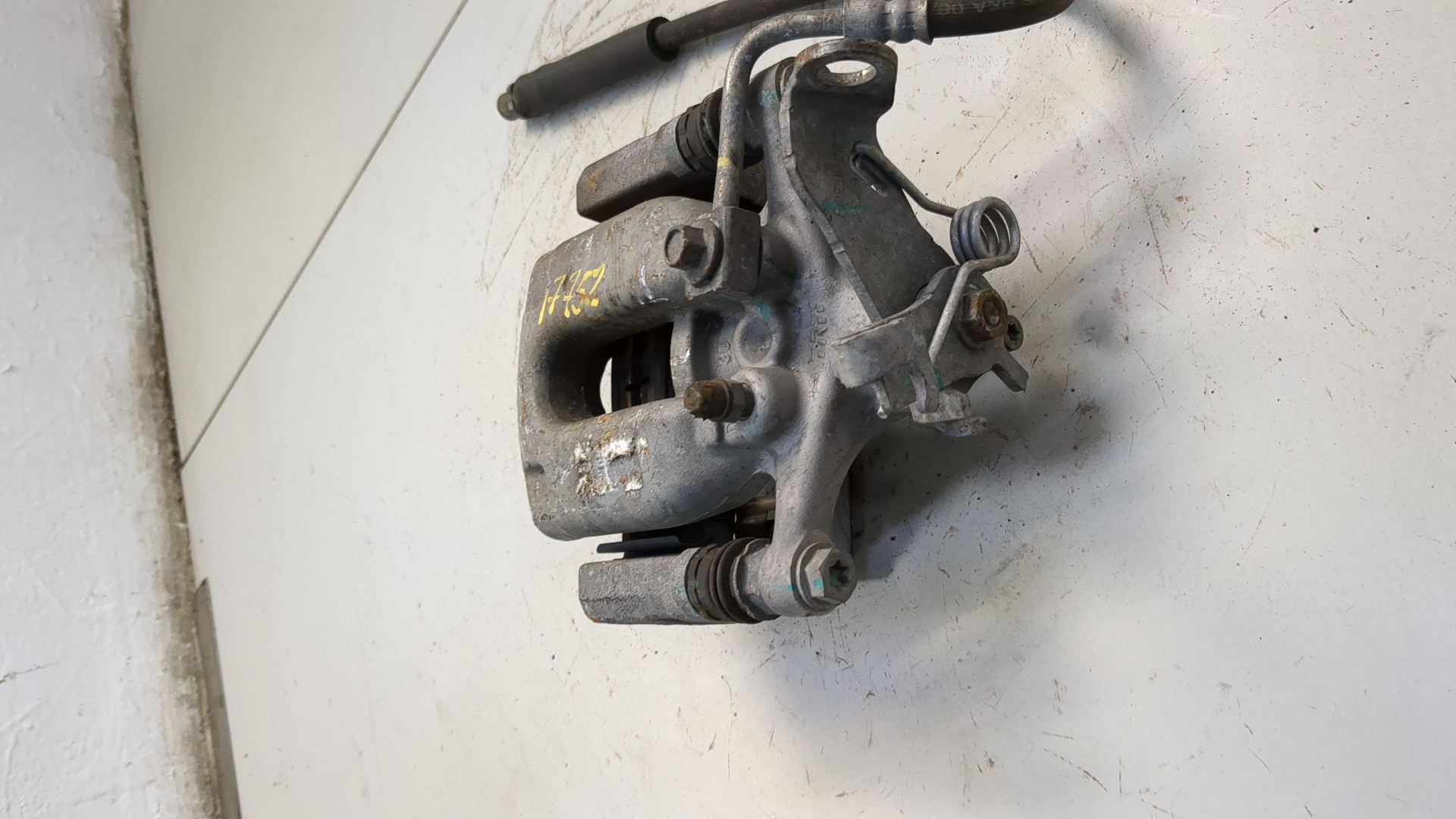 Суппорт задний правый