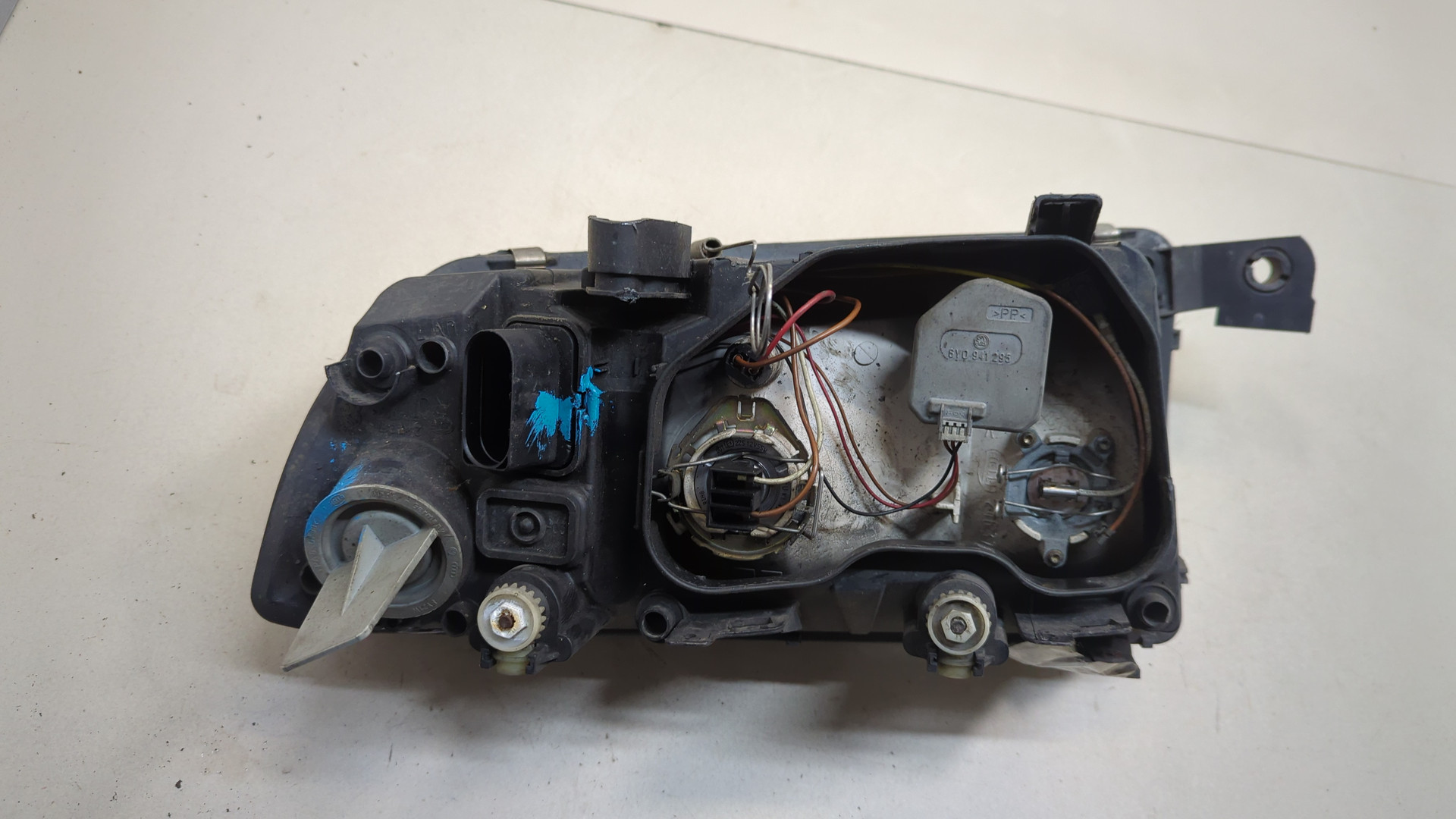 Фара правая