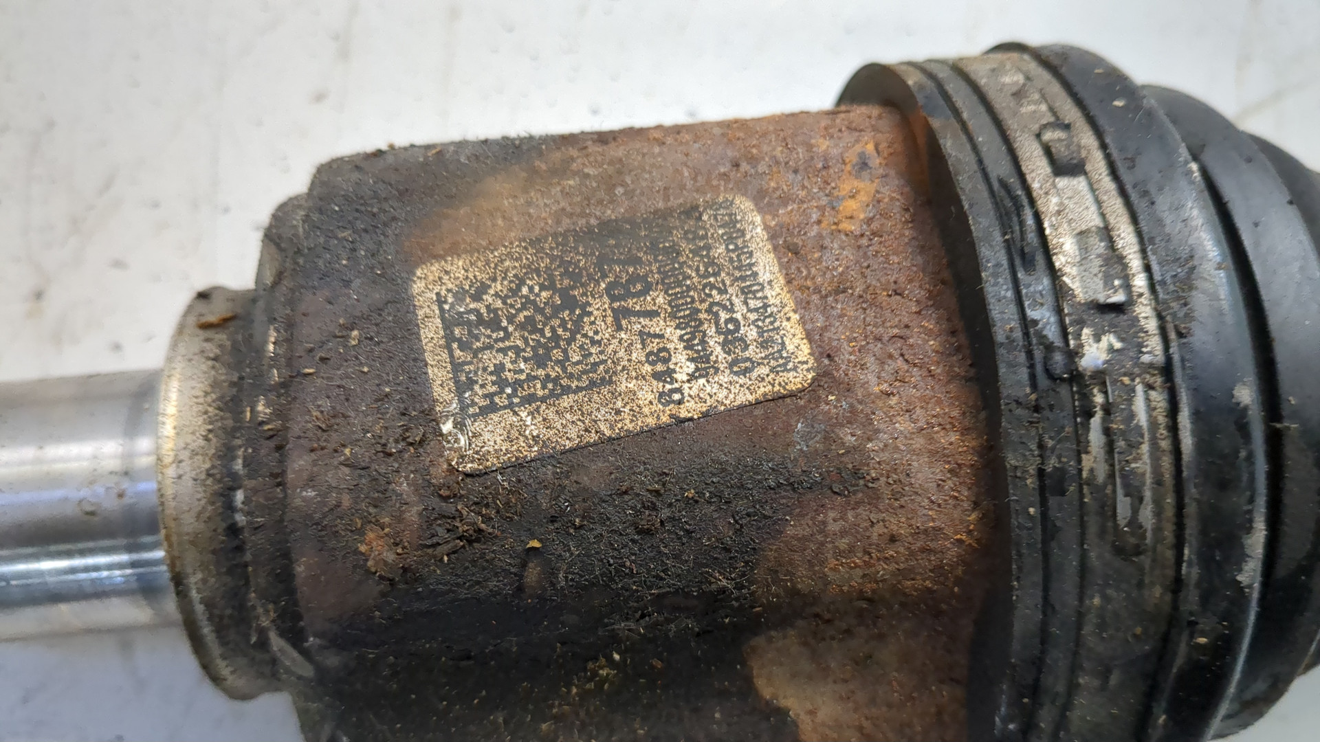 Полуось передняя левая