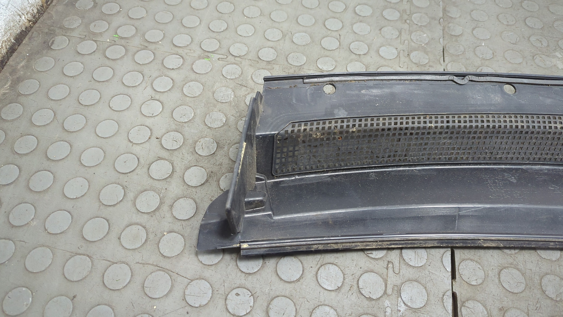 Решетка стеклоочистителей (Жабо)