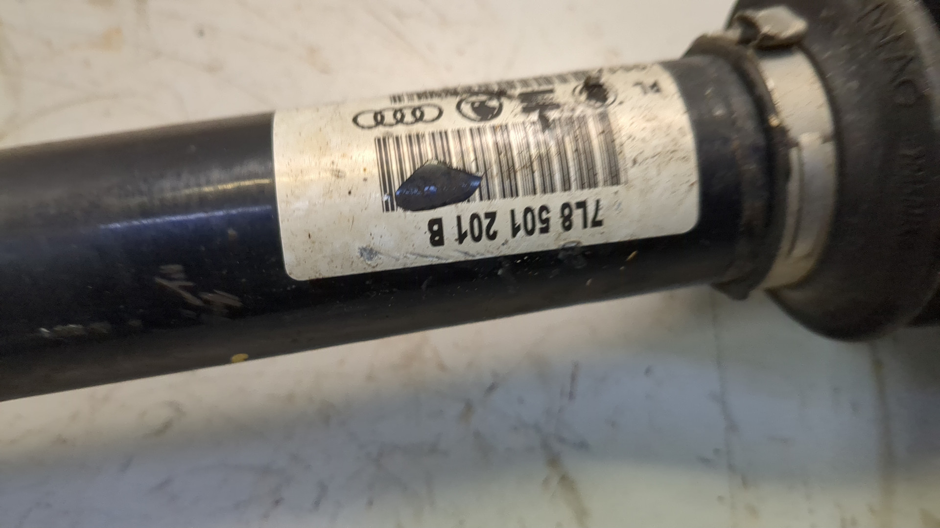 Полуось задняя