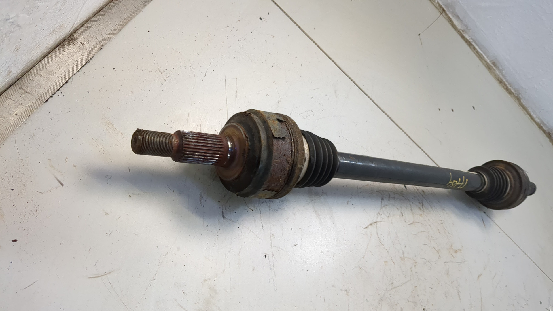 Полуось задняя