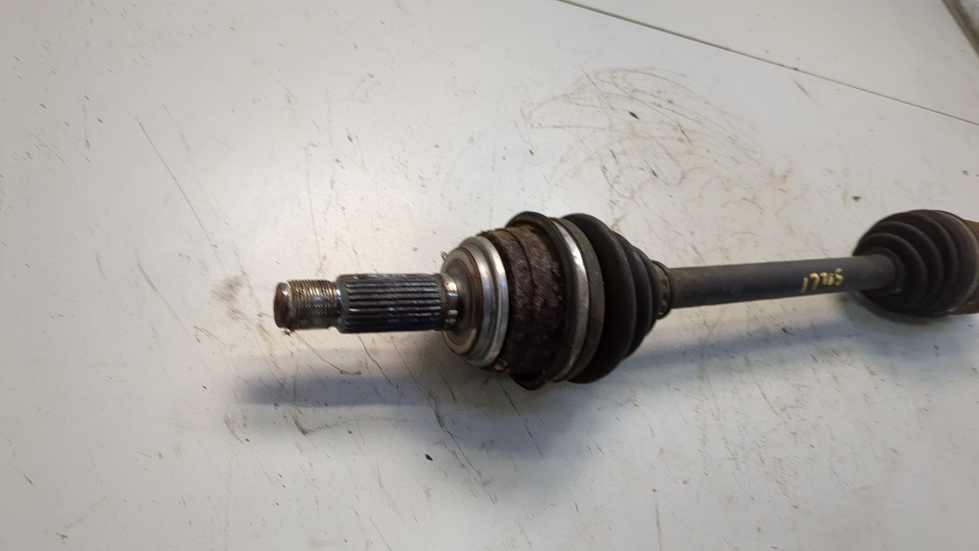 Полуось задняя