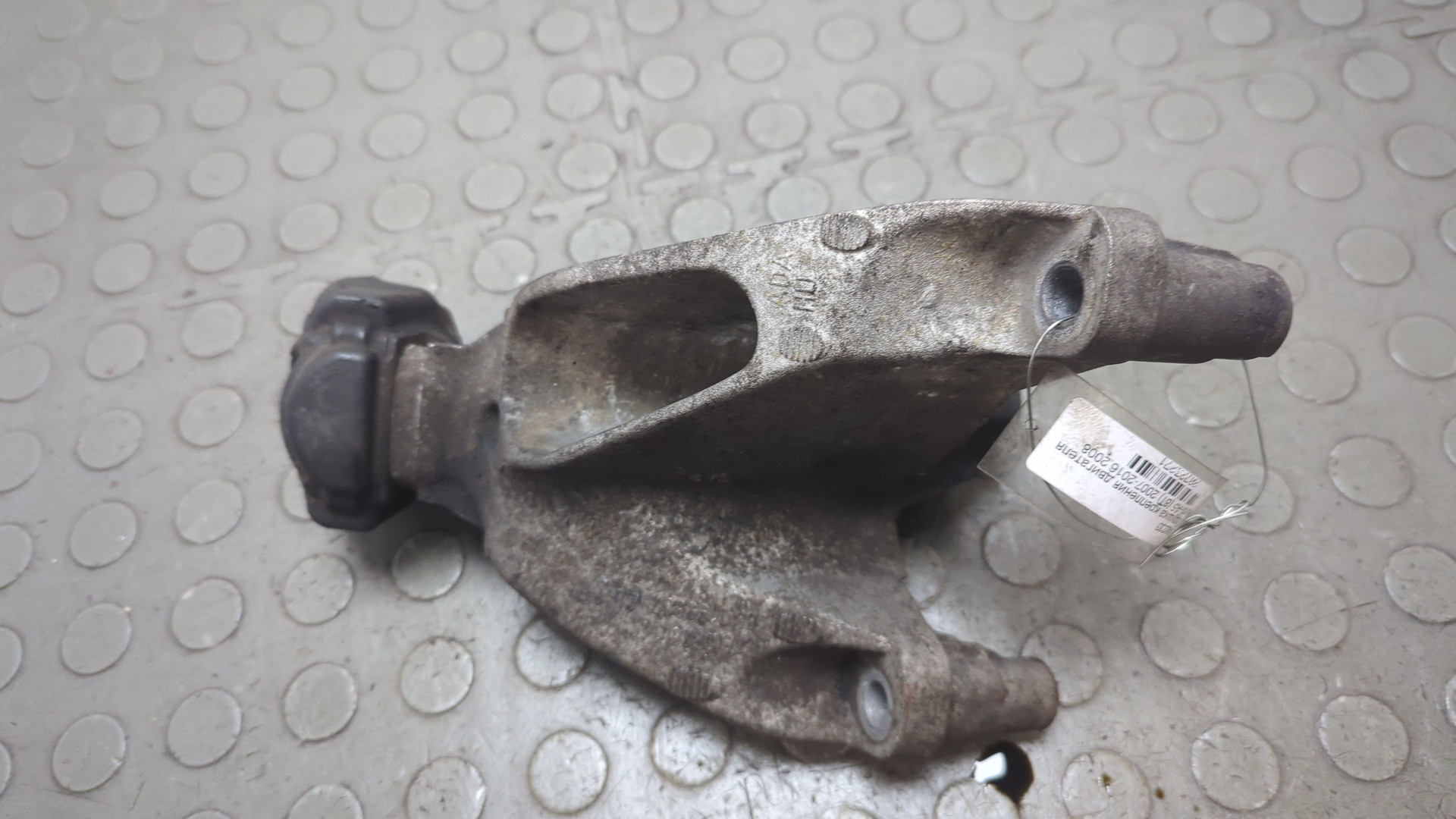 Кронштейн двигателя