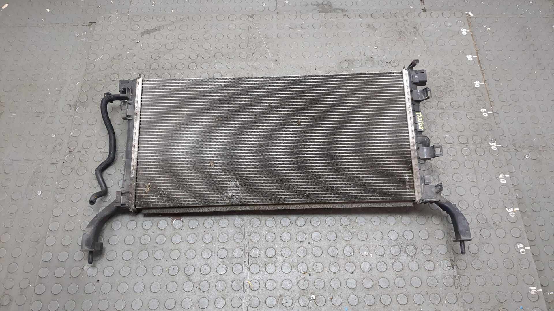 Радиатор охлаждения двигателя основной