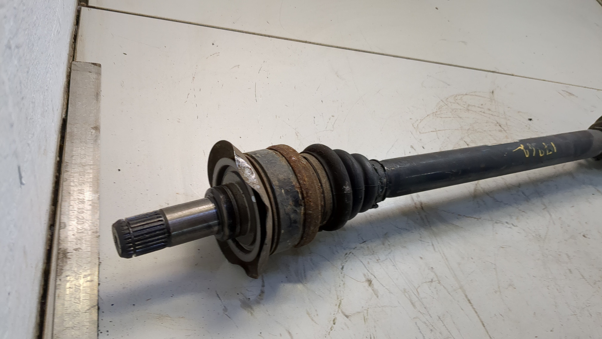 Полуось задняя