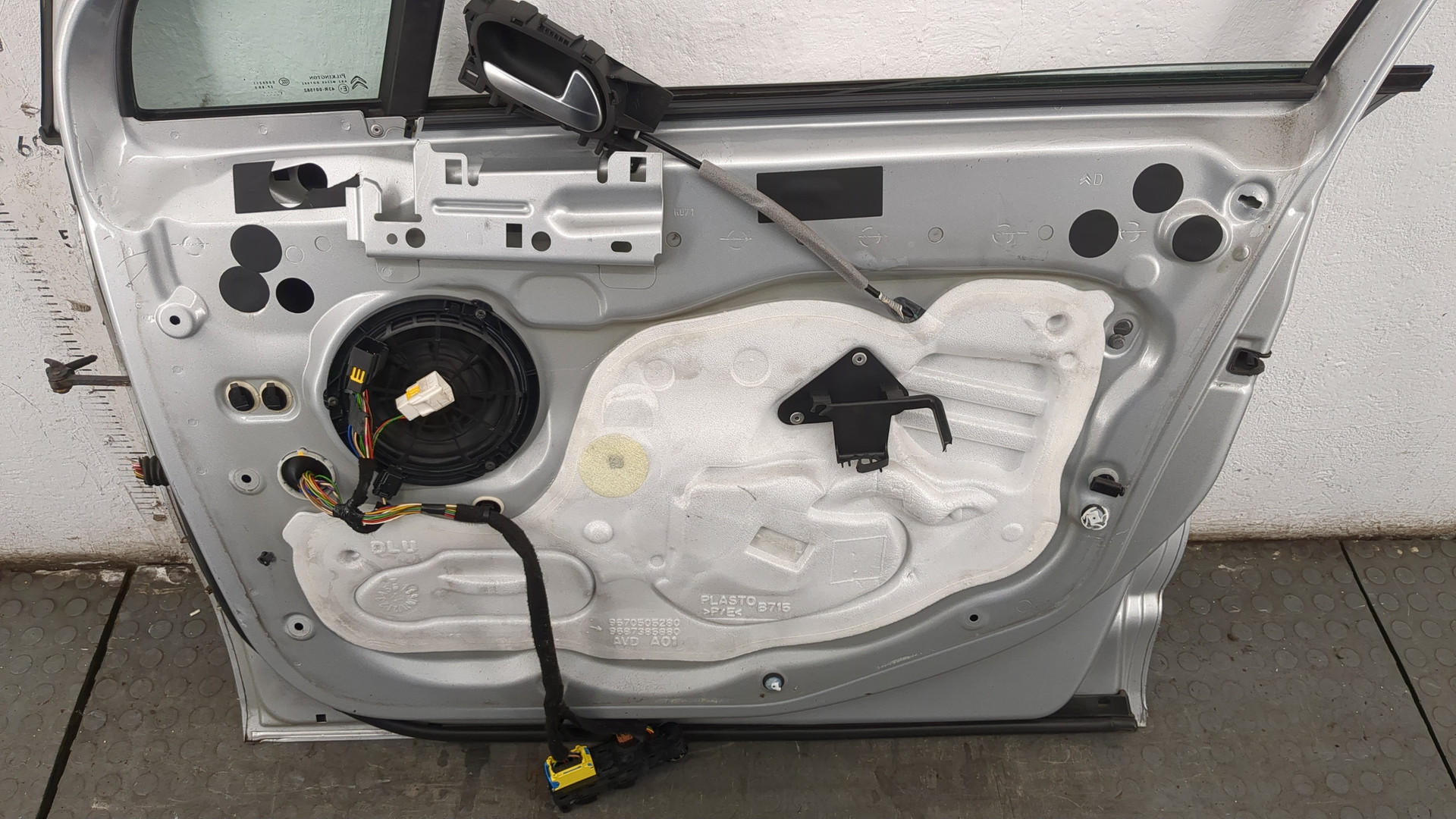 Дверь передняя правая