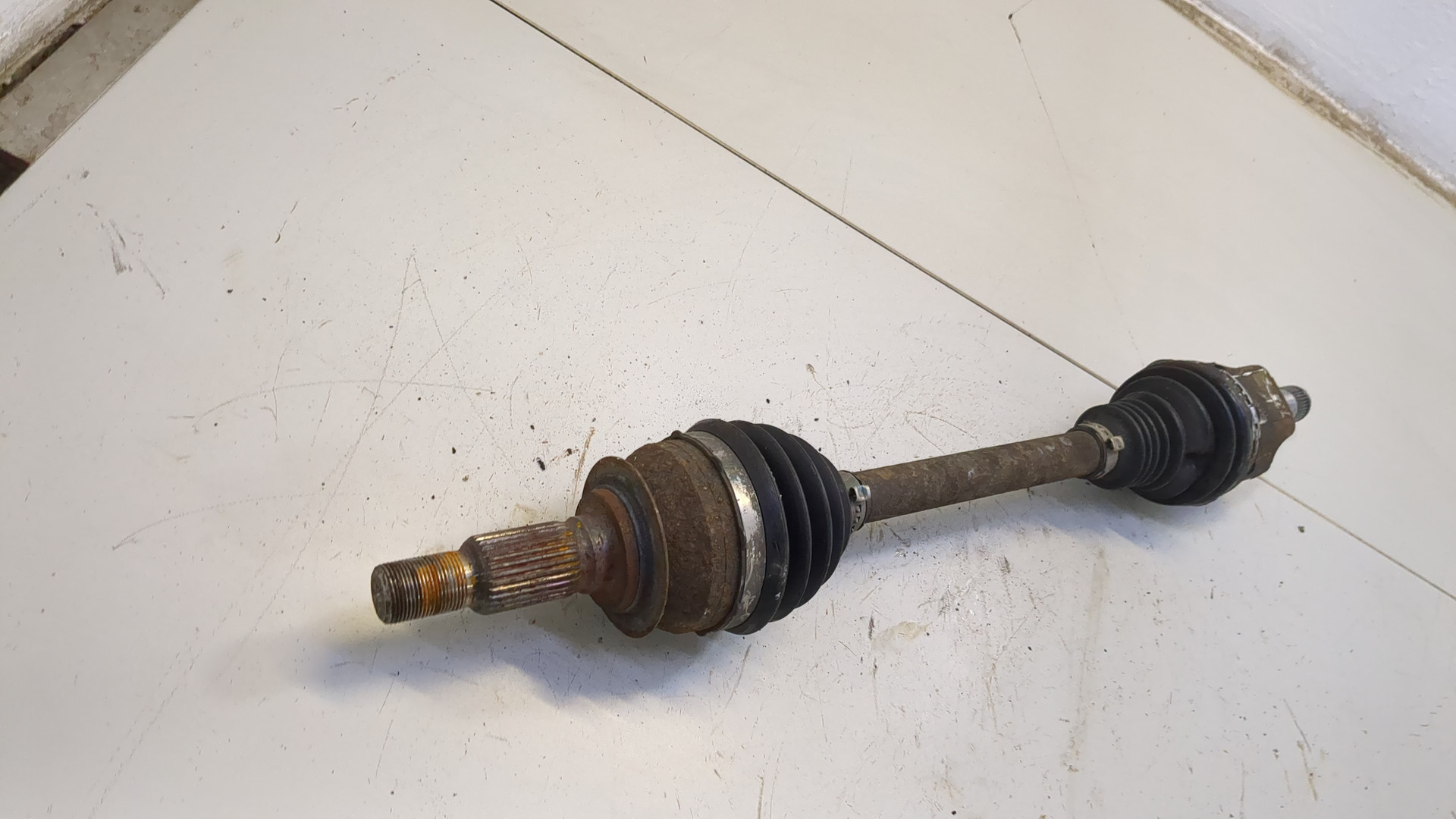 Полуось передняя левая