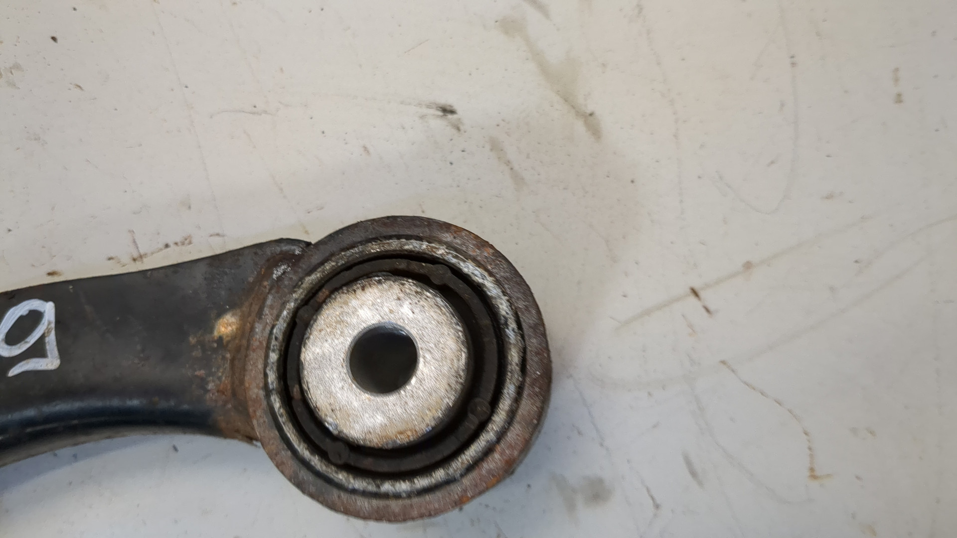 Рычаг задний