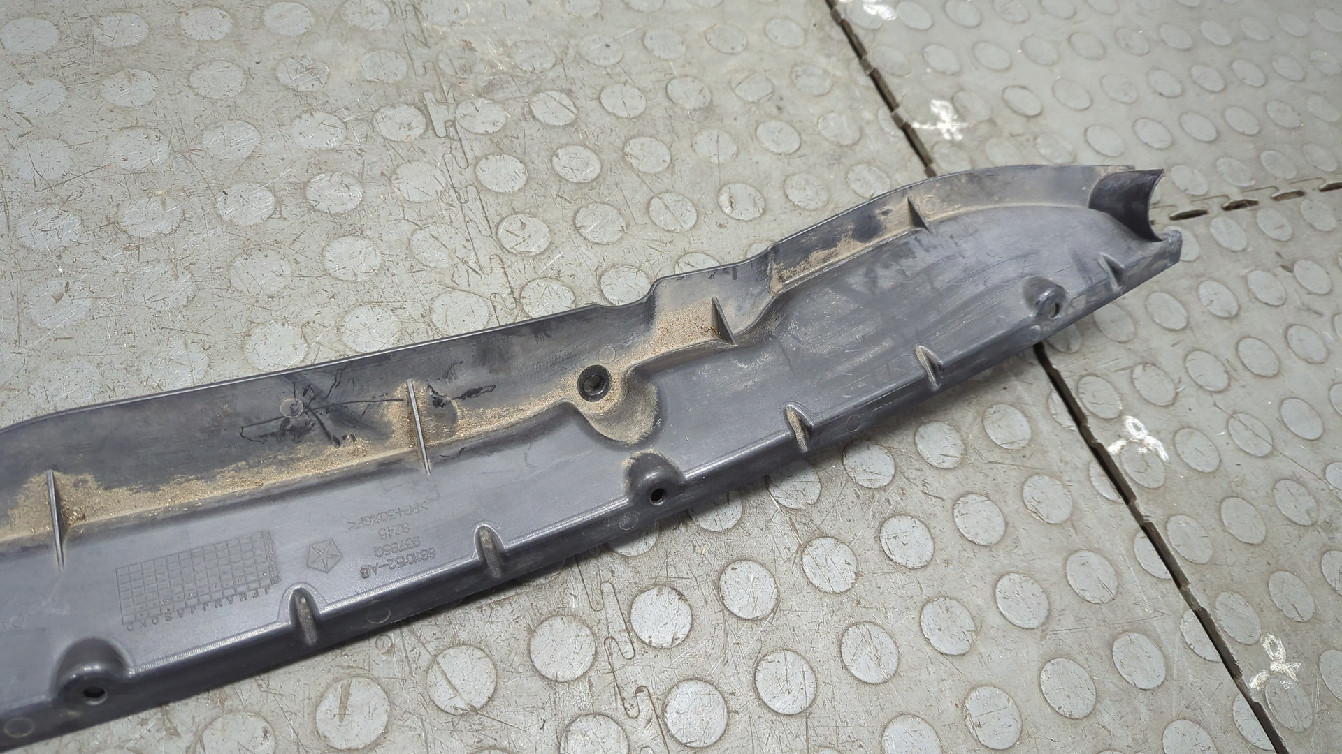 Решетка стеклоочистителей (Жабо)