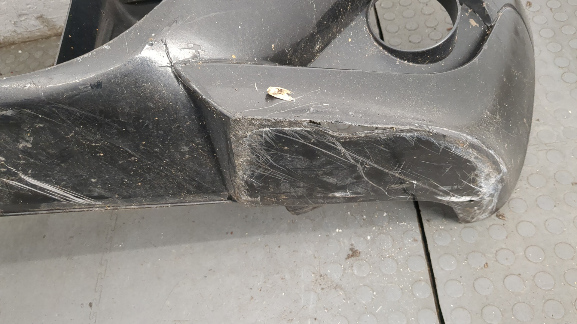 Бампер передний