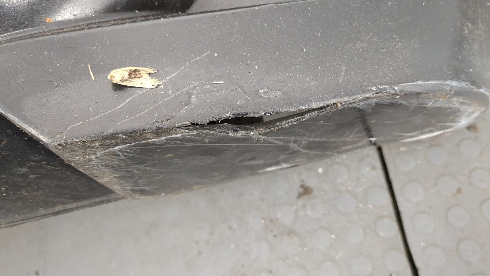 Бампер передний