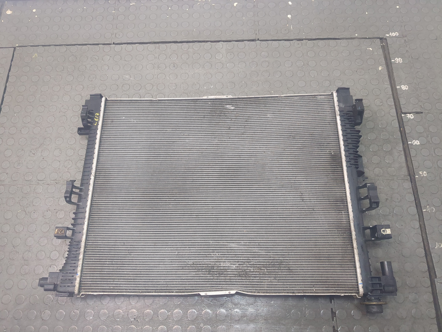 Радиатор охлаждения двигателя основной