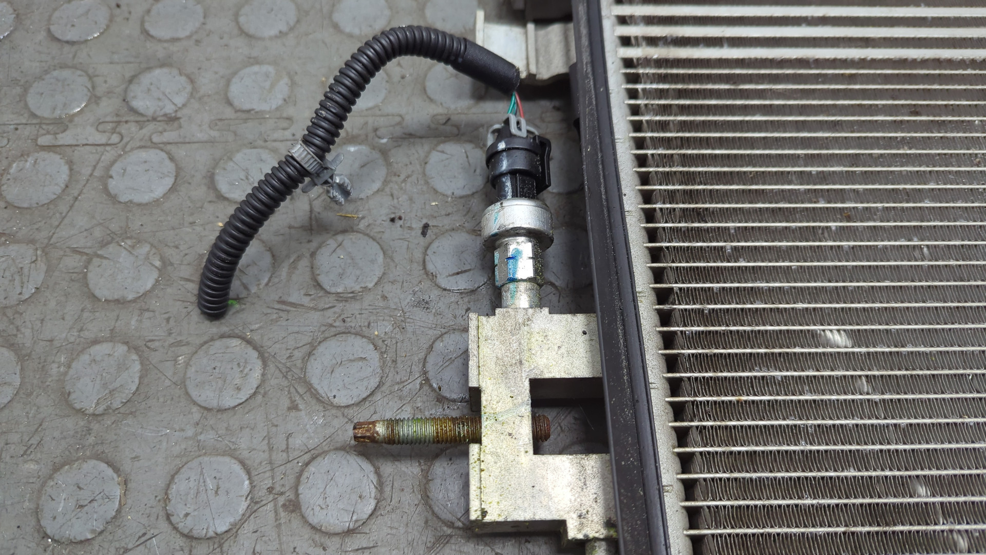 Радиатор кондиционера / конденсер