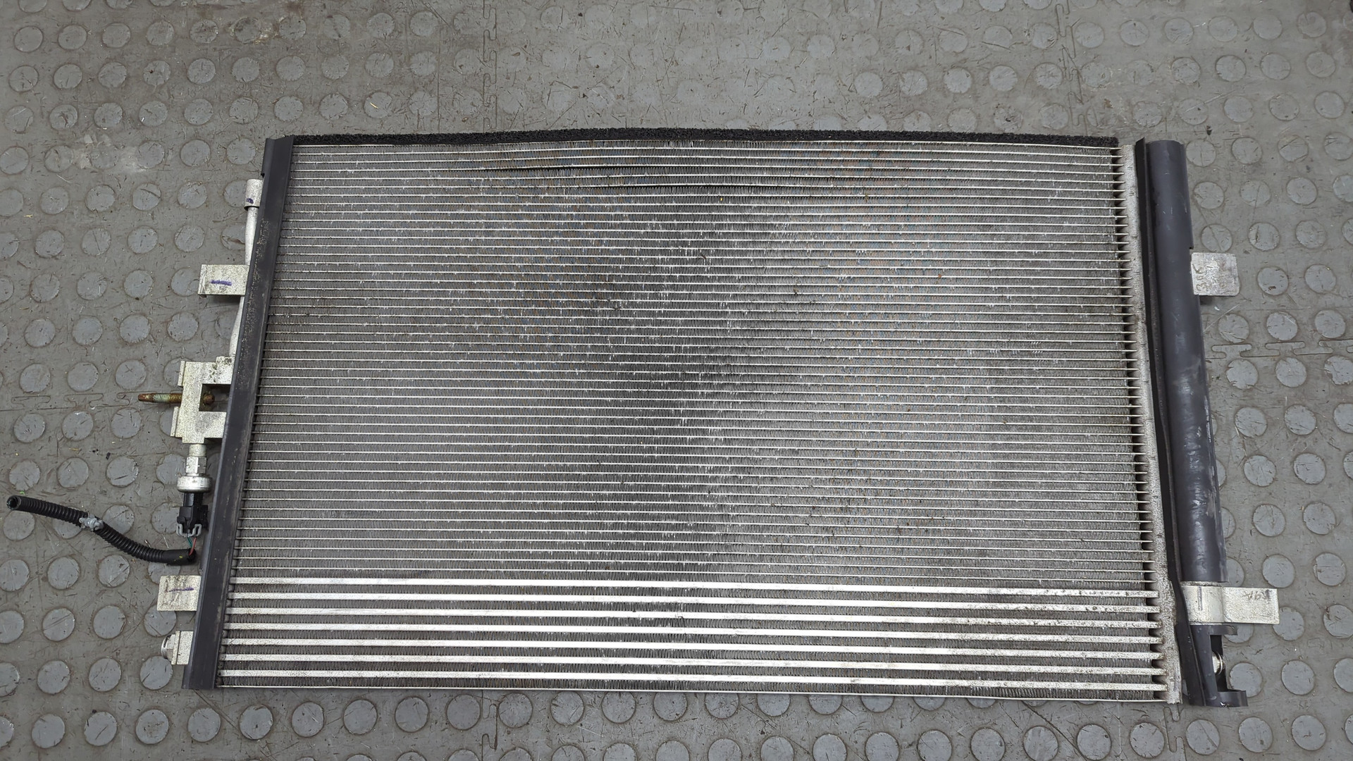 Радиатор кондиционера / конденсер