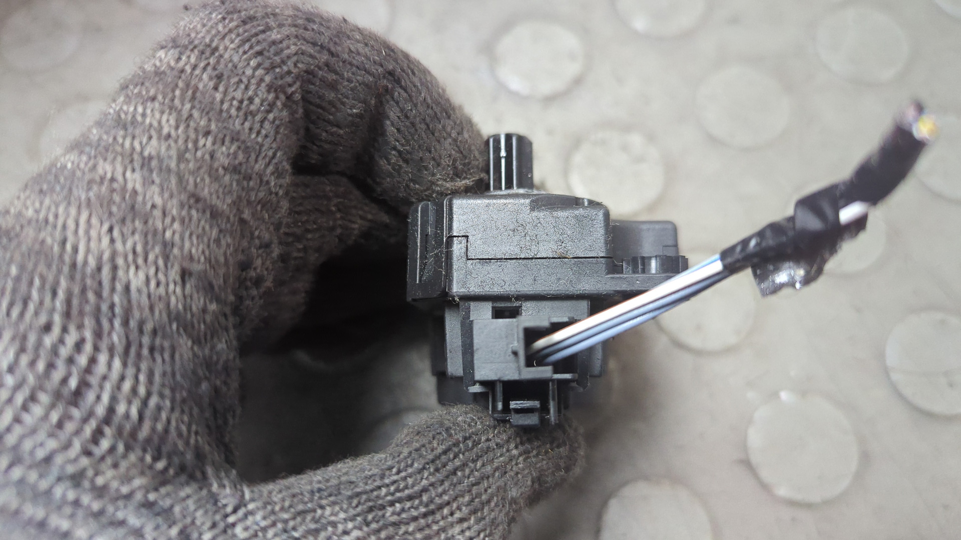 Моторчик заслонки печки