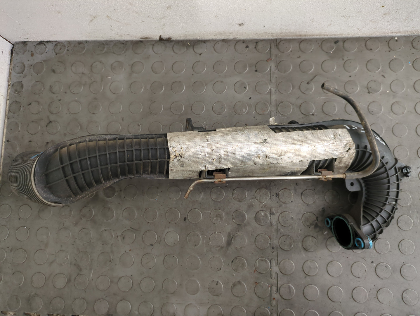 Патрубок воздушного фильтра