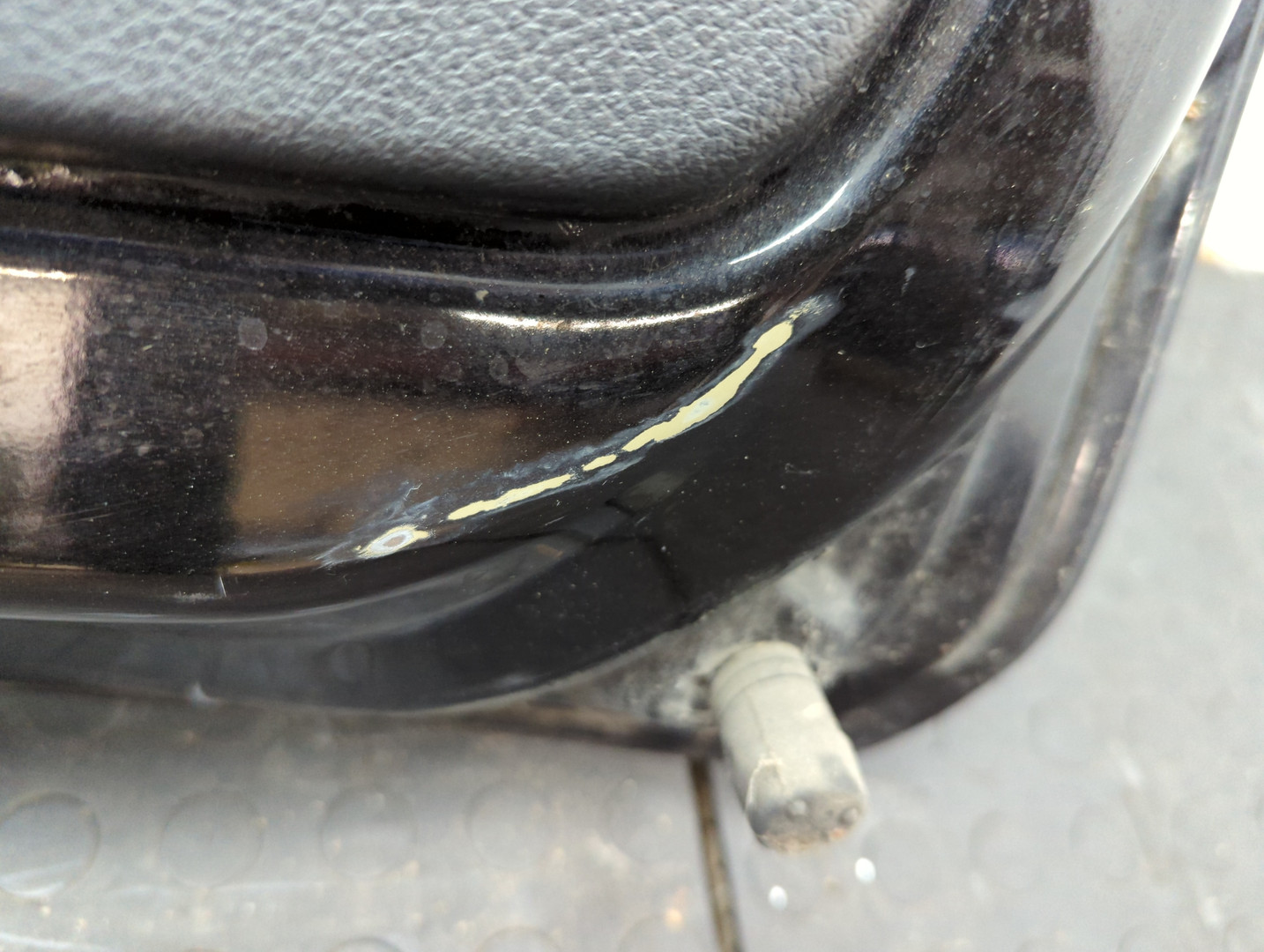 Дверь багажника