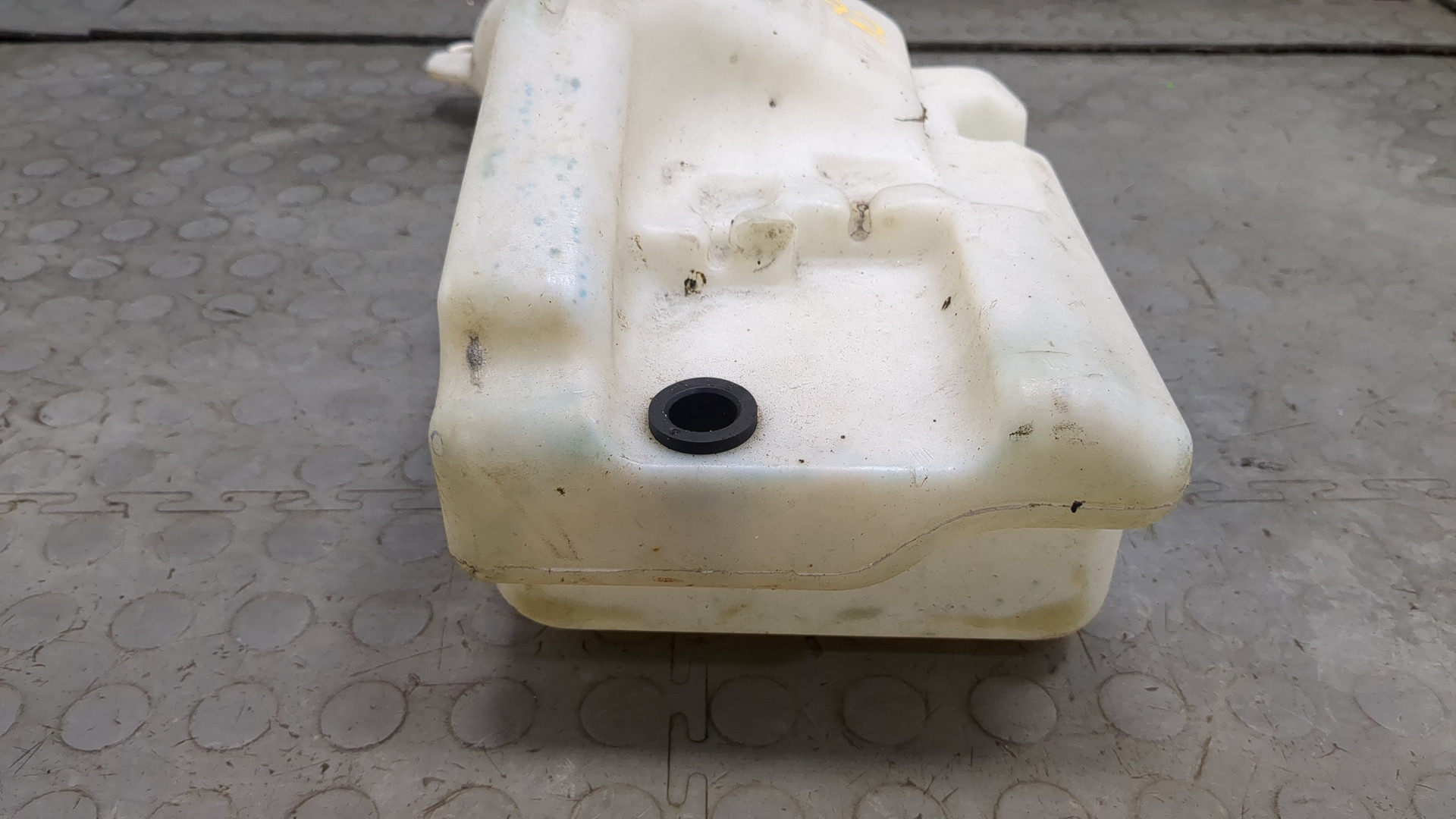 Бачок омывателя лобового стекла