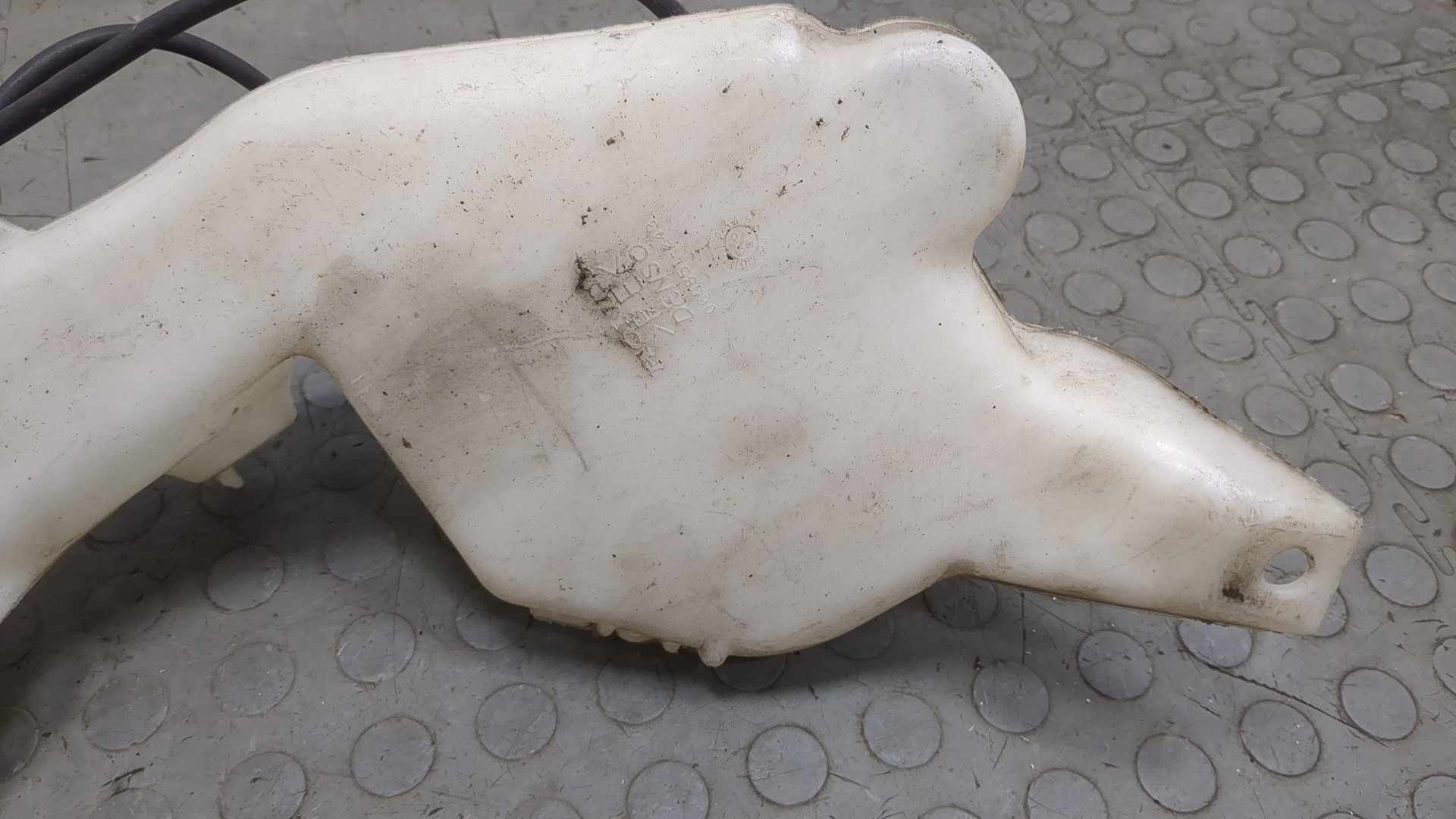 Бачок омывателя лобового стекла