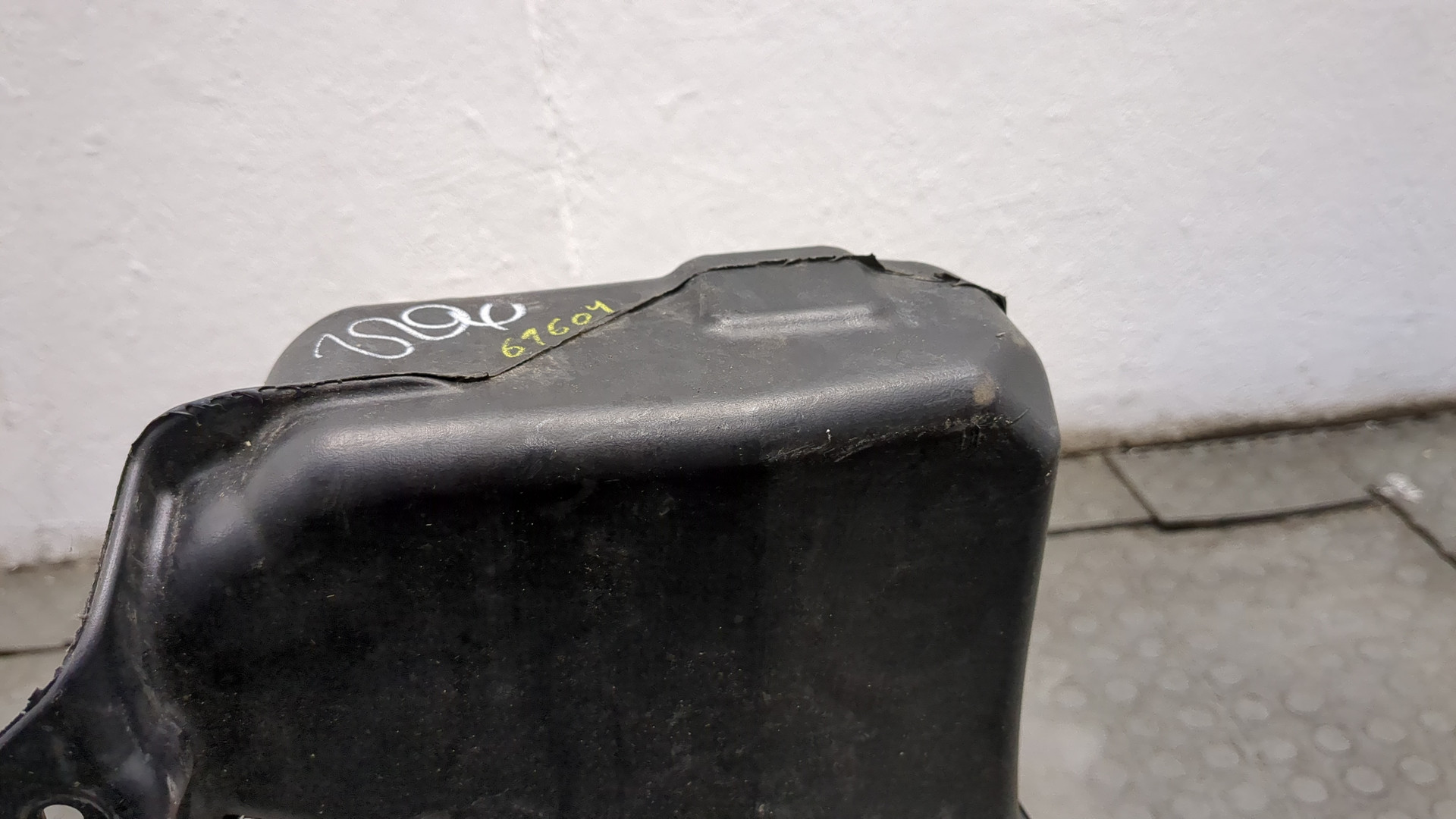 Бачок омывателя лобового стекла