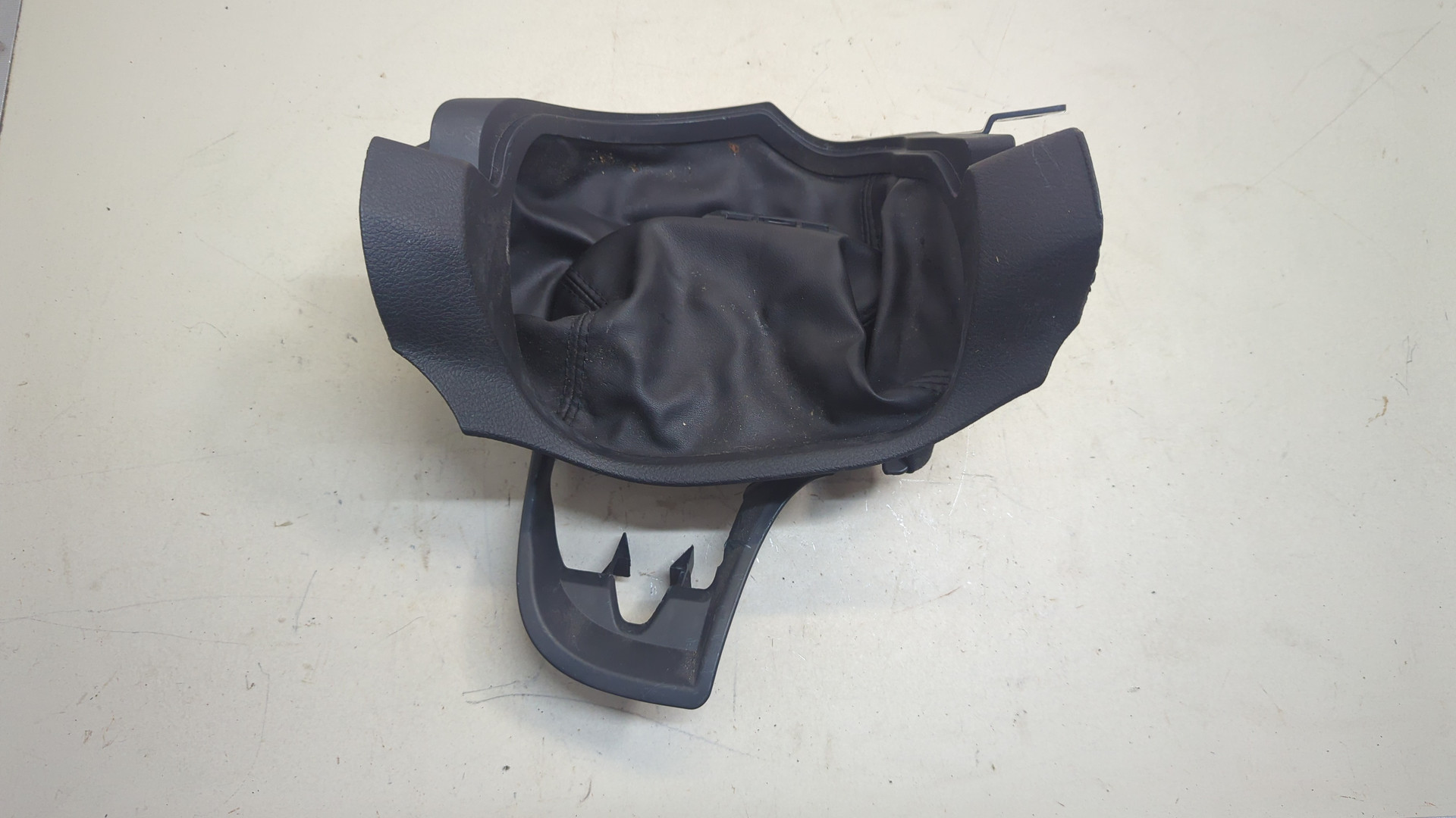 Кожух рулевой колонки