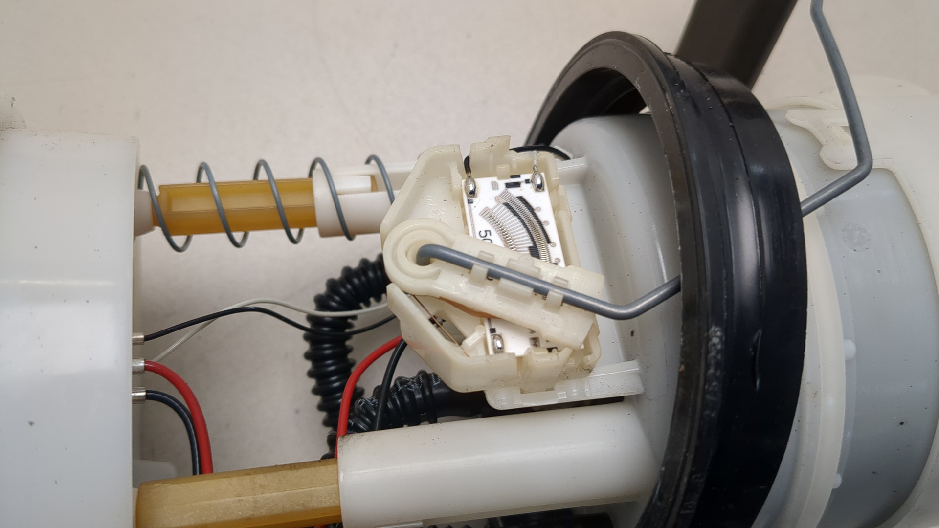 Насос топливный электрический