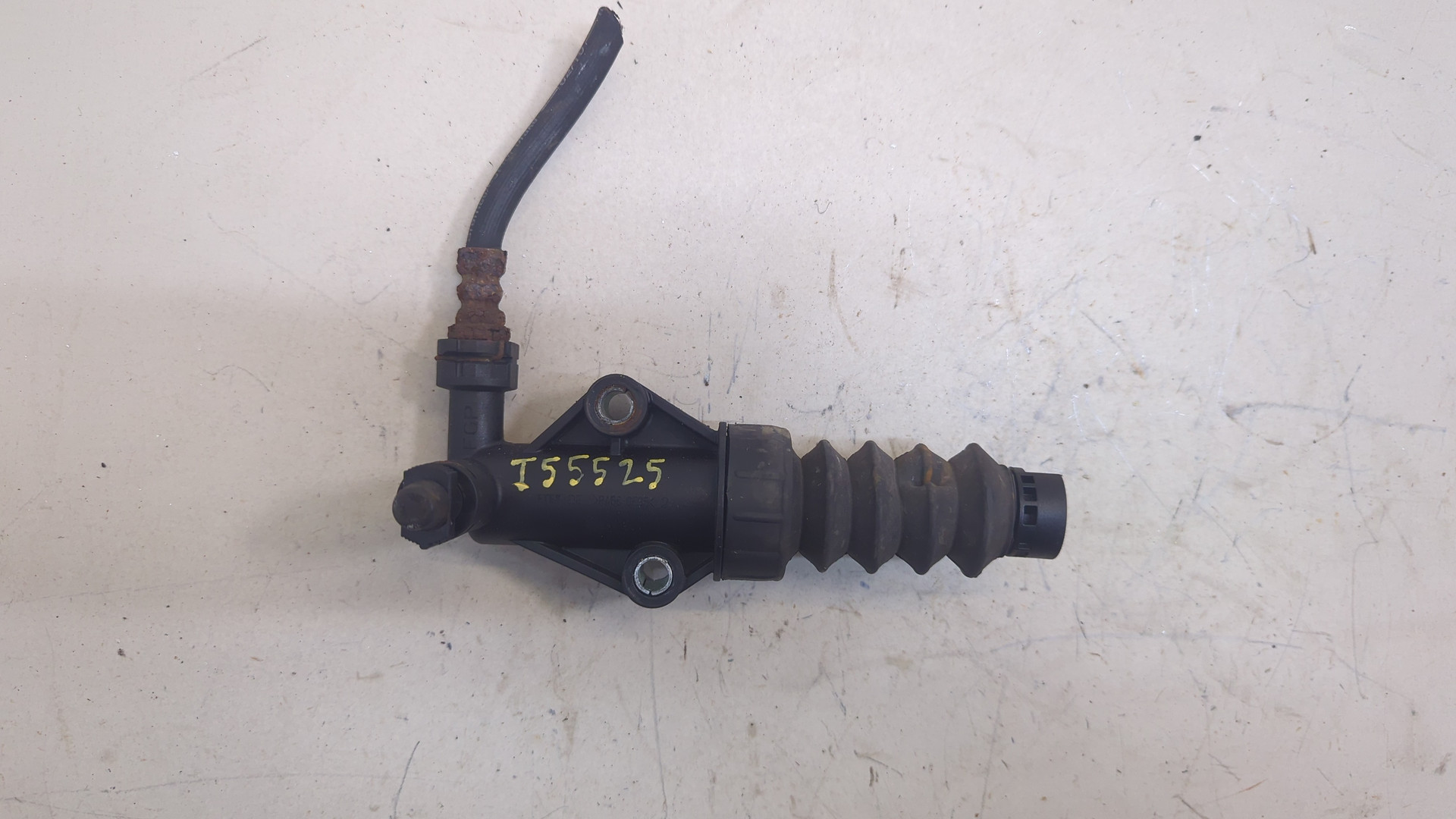 Цилиндр сцепления рабочий