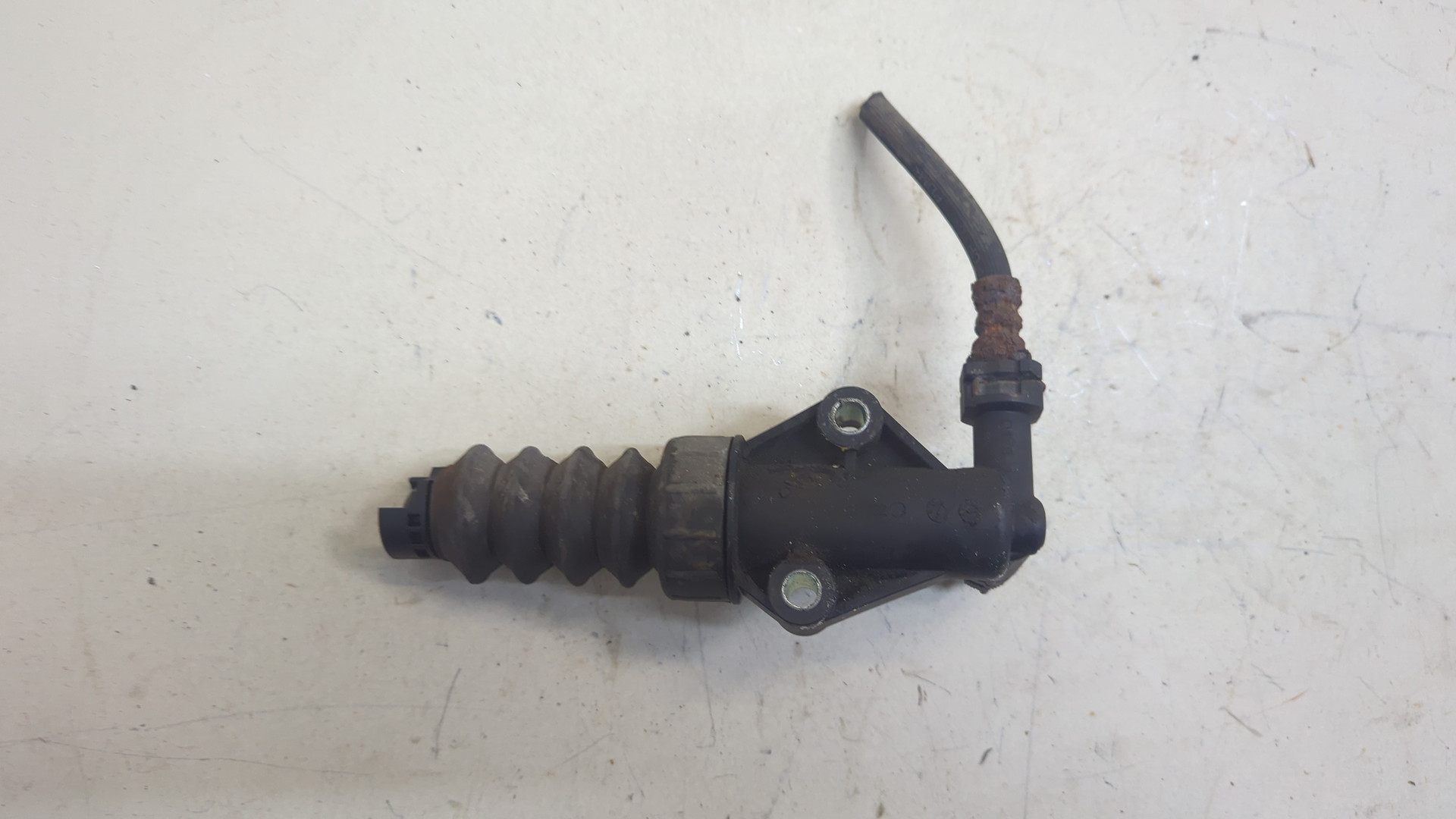 Цилиндр сцепления рабочий