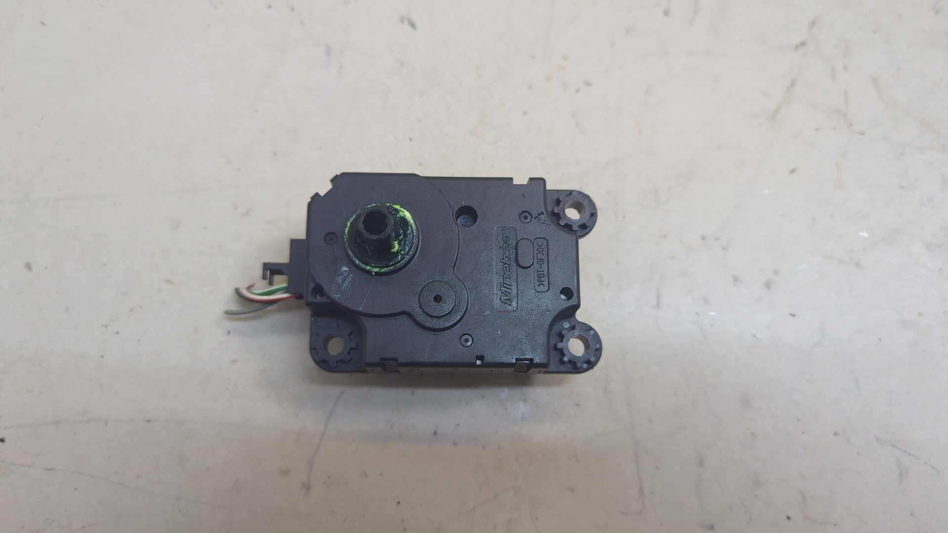 Моторчик заслонки печки