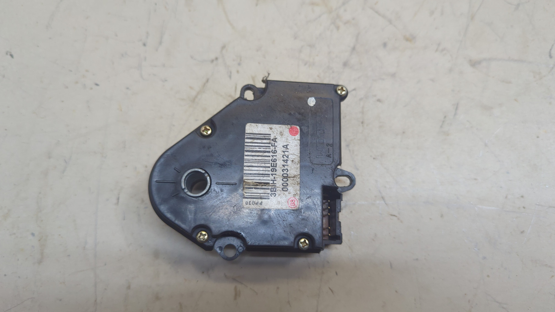 Моторчик заслонки печки