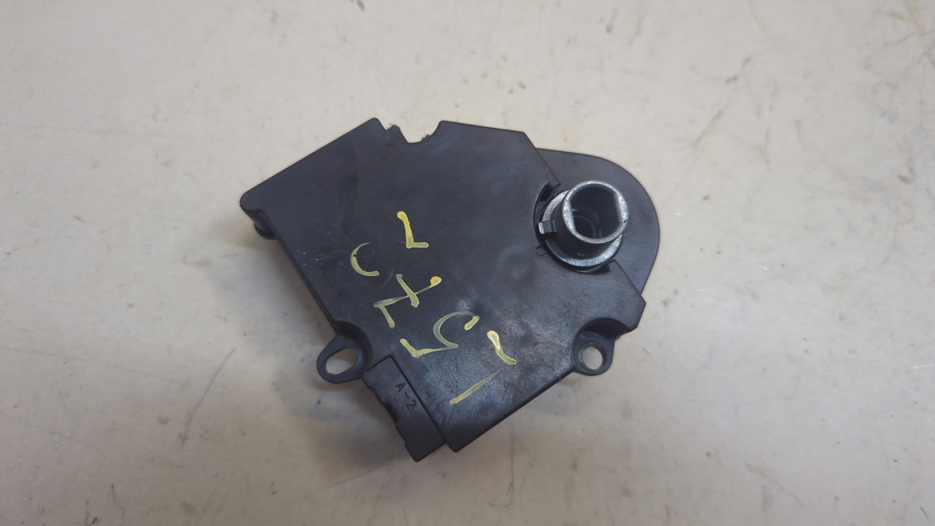 Моторчик заслонки печки