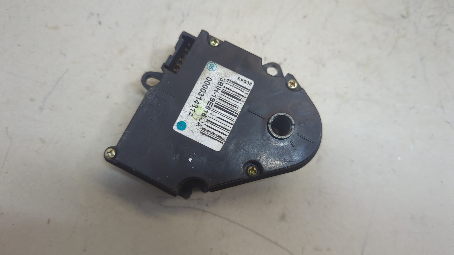 Моторчик заслонки печки